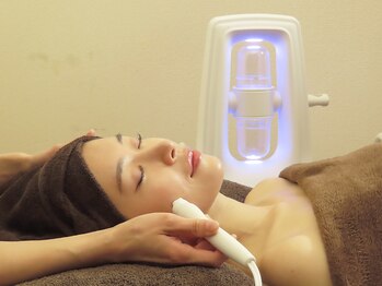 グレースフィオーレ 自由が丘店(gracefiore)の写真/【毛穴/肌質改善】小顔矯正×毛穴洗浄/ララピール。至近距離で勝つ美肌