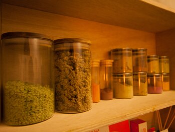 よもぎ蒸し×フェムケアサロン　Mon Beaute'【モンボーテ】/12種類のハーブ