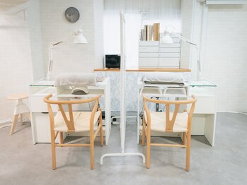 モン(mon.)/＼ネイルブース／