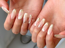 うねうねミラーフレンチネイル