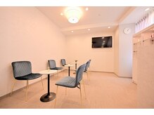 キャロリーヌ 池袋店/待合室