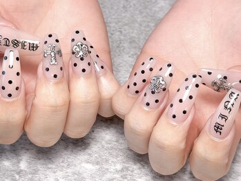 モルフォ 千駄ヶ谷(Morpho)/シースルードットガーリーネイル