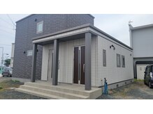 流氷ガラス館前、道の駅からすぐ近く！