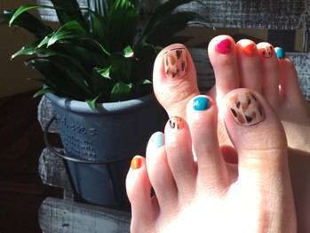 サロンドフォーエイチ(salon de 4H)/オシャレなヒョウ柄ネイル