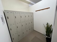 ミラー(Mirror)/更衣室、ロッカー