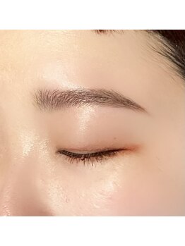 ビューステージ アイブロウサロン 吉祥寺/平行アーチ眉デザイン