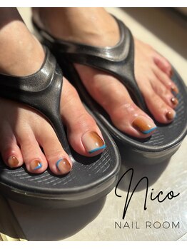 【初回オフ無料】秋フットネイル