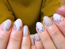 ネイルズ ララ(nails Lala)/シンプルフラワーネイル。