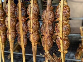 アジアンリラクゼーション ヴィラ 大橋店(asian relaxation villa)/タイ;カエルの串焼き