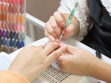 ネイルサロン エヌ(Nail Salon N)の雰囲気（個室＆リクライニングソファでゆったりと受けられる★TV鑑賞可能）