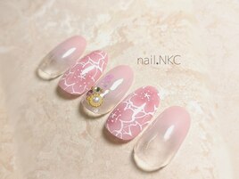 他と差がつくレースのような桜柄