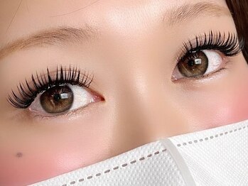 エミューアイラッシュ(emu. EYELASH)の写真/SNSで話題のダブルフラットラッシュ/３・４Dボリュームラッシュ/ブラックティントパーマで目力UP！持ちも◎