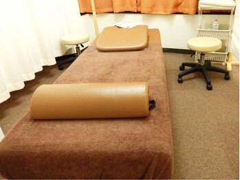 エスケージー壮健堂グループ 壮健堂町田店(SKG)/施術用ベッドです♪