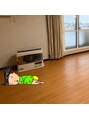 コソラ(KOSORA) ストーブの前で寝て炙られるわたし。