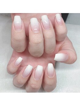 エムネイル(eM nail)/白グラデーション