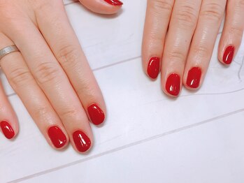 ビューティトリップ(Beauty TRIP)/仕草が美しい艶やかレッドネイル
