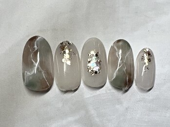 アミュレット(AMULET)/8月定額　6050円(税込)