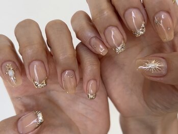 FEME nail&beauty salonの写真/≪指先から品格を≫働く女性や主婦の方に馴染む、透明感溢れる「大人のかけ算」デザインをご提案♪