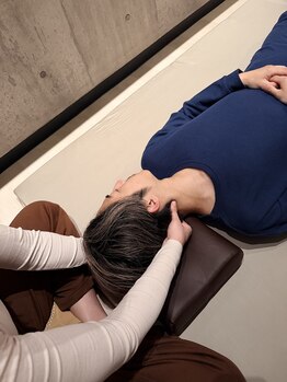 スットレ 赤坂本店の写真/慢性的な首肩腰の辛さ、極上リラクゼーションで心身ともに解放◎ストレッチ+ドライヘッドスパ!
