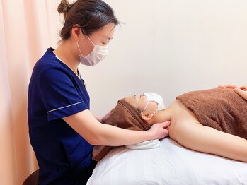 ビューティースタイル リラクゼーション 吉祥寺/仰向け時はお客様にもマスク着用