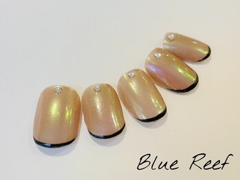 ネイルアンドまつげエクステ ブルーリーフ 四谷三丁目店(Blue Reef)/黒フレンチのオーロラネイル