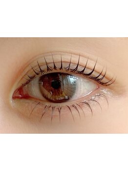 ナチュラル上品な目元にしたい