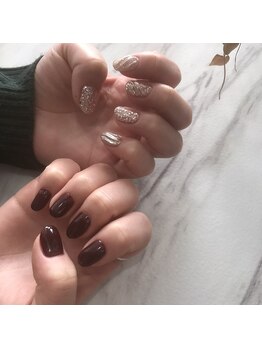 アンバー(Amber)/左右非対称ネイル☆