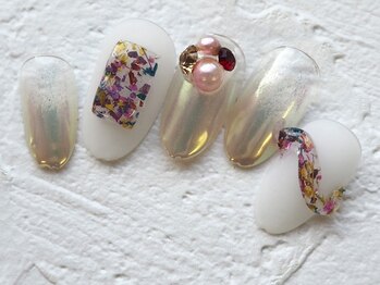 カトルナフ(quatre fois neuf)/おしゃれラインネイル