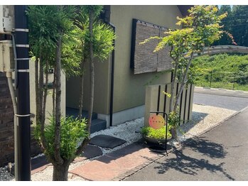 ルアーナ(Luana)/サロン入り口です