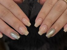 ノラ ミナミアオヤマ(NORA MINAMIAOYAMA)/キラキラ上品ネイル