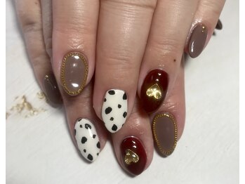 クロエ(chloe)/ダルメシアン秋ネイル