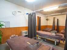 ほぐし亭 岡崎店の雰囲気（熟練施術者多数在籍★ベッドも４台、個室１部屋完備♪）