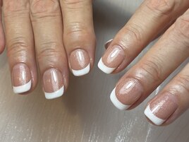 赤坂　フレンチネイル　美フォル