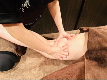 ユーフォリア ファステ デトックスアンドビューティー(Euphoria Faste detox&beauty)の写真/ガチガチのむくみ/凸凹セル脂肪に◎【全身アロマスロータス80分￥8500】スッキリ美脚へ！