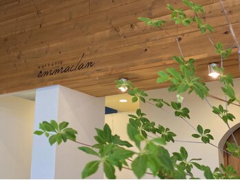 エマクラン(emmaclan)の写真/《拳式前や撮影前に》オーダーメイドプランで貴女に合わせた施術をお届け!ドレスから見えるお肌に輝きを♪