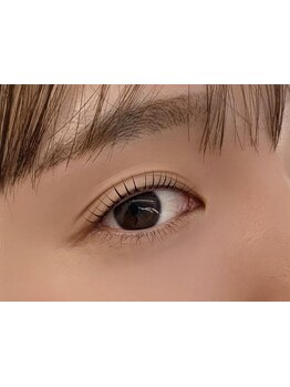 ナチュラル上品な目元にしたい