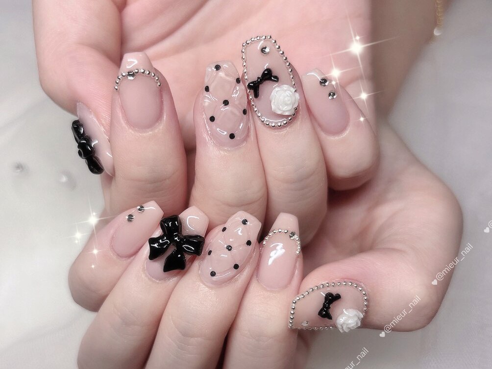 ネイルチップ ワンホン フレンチ クリアストーン ビジュー うるうる