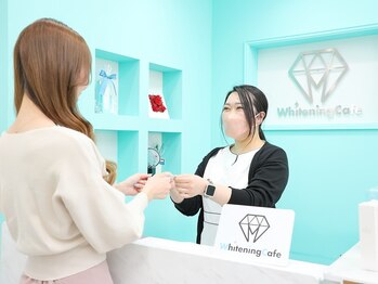 ホワイトニングカフェ 藤が丘店(WhiteningCafe)の写真/【藤が丘駅チカ♪】前撮り/フォトウエディングの方にも◎記念に残る大切な瞬間に白く輝く美しい歯を♪