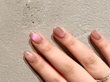 ノラ ミナミアオヤマ(NORA MINAMIAOYAMA)/ピンクベージュのマグネット