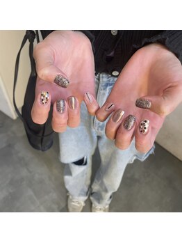 イル(iLL)/glitter nail.