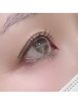 ナチュラル上品な目元にしたい