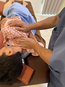 オリエンタル鍼灸マッサージ治療院の写真/【経験豊富な施術者による伝統技術】首・肩のこりからくる眼精疲労、頭痛も解消！気分も爽快になります。