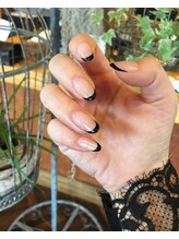 サロンドフォーエイチ(salon de 4H)/黒のスキニーフレンチ