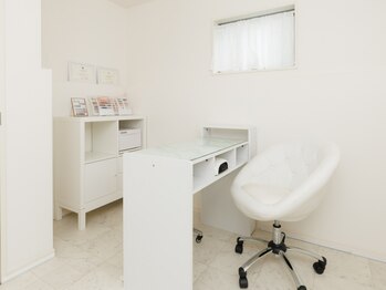 アネモネネイル(anemone nail)の写真/[南太田駅より徒歩3分]清潔感のあるプライベートサロンで理想ネイルを♪シンプル・ニュアンスならお任せ☆