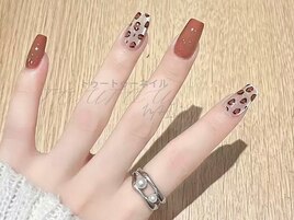 淡いレオパードネイル