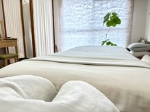 ブエン ディア(Buen Dia)の雰囲気（ベッドシーツはガーゼ生地を使用し、お身体を優しく包み込みます）