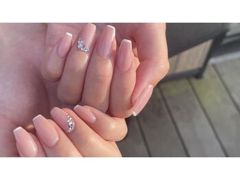 カマルスパラトゥ(KAMAL spa RATU)/上品×白ピンク×フレンチ