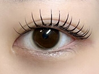 マリブヘアリゾート 伊勢崎本店(malibu hair resort)の写真/目の形や生え方などを見極め、一人一人に合わせたデザインをご提案!自然な仕上がりで目元の印象UP☆