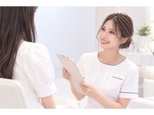 エクシアホワイトニング 新小岩店の雰囲気（1回のホワイトニングで2～6トーンアップ！）