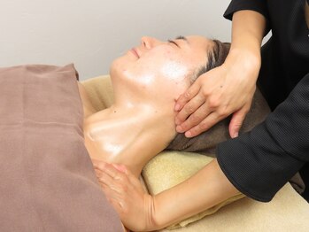 エムスラッシュアヴェダ 自由が丘(M.SLASH AVEDA)/フェイシャルリンパマッサージ
